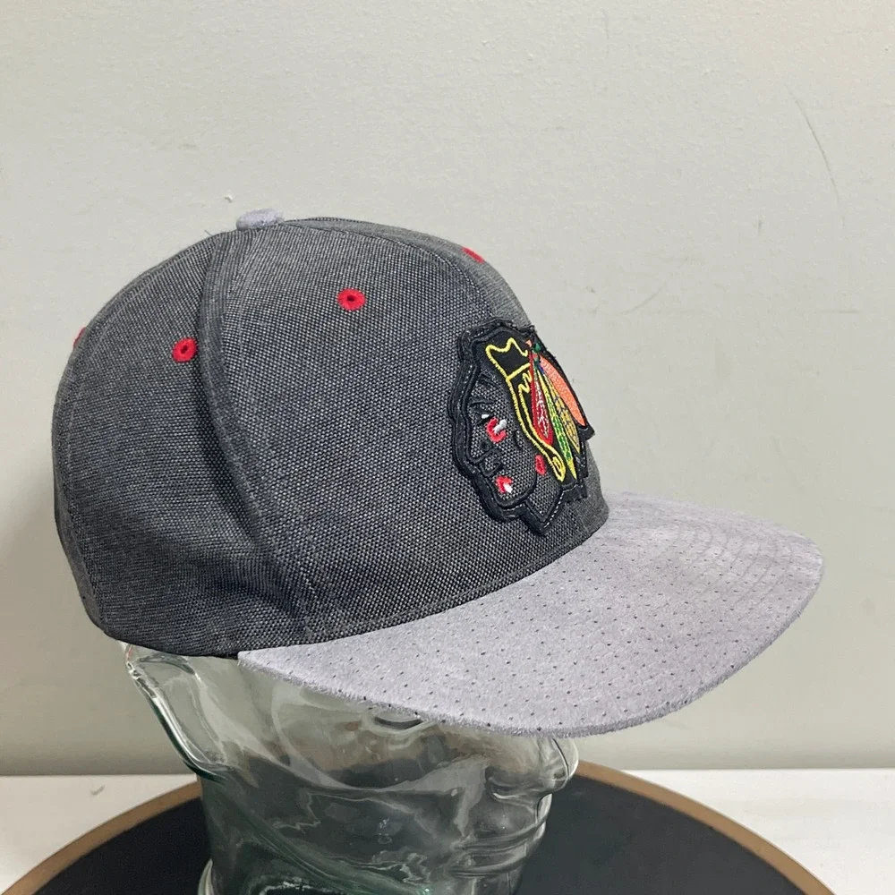 Chicago Blackhawks Mitchell &‎ Ness Snapback Hat Gray Suede Brim Adjustable